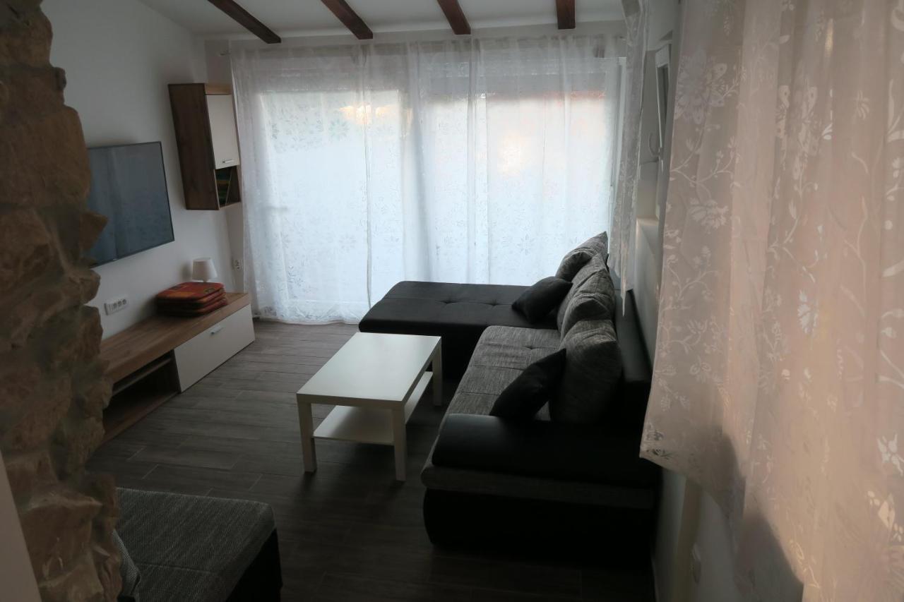 באסקה Holiday Home Ljubicic מראה חיצוני תמונה