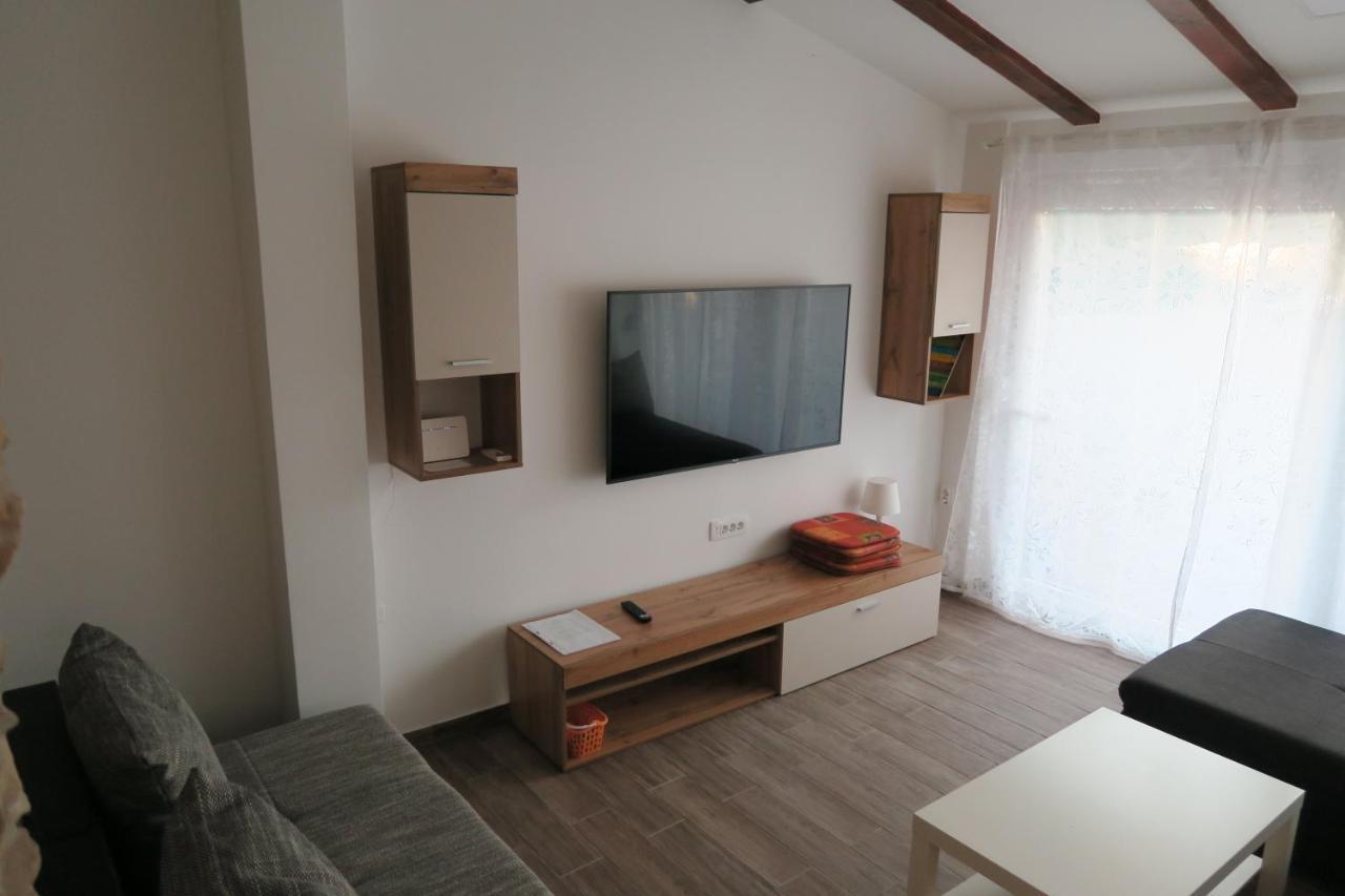 באסקה Holiday Home Ljubicic מראה חיצוני תמונה